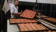 Diyarbakır Çermik kaplıcalarında sezon açıldı çörekler kapışılıyor