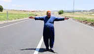Kahramanmaraşlı sürücünün yeni asfalt sevinci sosyal medyada gündem oldu