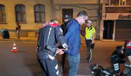 Kadıköy sokaklarında helikopterli denetim Aranan şüpheli kıskıvrak yakalandı