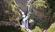 Artvin’in gizli cenneti Bazgiret Şelalesi bu yıl hiç olmadığı kadar coşkulu
