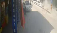 Bilecik'te kontrolden çıkan otomobil refüje çarparak devrildi