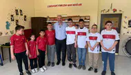 Çilimli Belediye Başkanı özel çocuklara verdiği forma sözünü tuttu