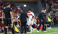 Eren Elmalı saha kenarında fenalaşınca hastaneye kaldırıldı