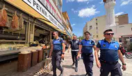 Tarsus sokaklarında yaya geçişini engelleyenlere ceza kesildi