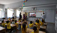 Bakan Tekin Rize'deki minik öğrencileri görüntülü aradı