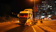 Kastamonu yolunda tır kazası sürücüyü hastanelik etti