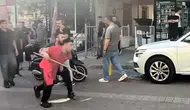 Avcılar sokaklarında sopalı kavga anbean görüntülendi
