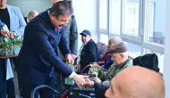 Vali Yılmaz huzurevi sakinlerinin Babalar Günü’nü kutladı