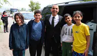 Iğdır Valisi trafik kontrolünde dördüzlerle karşılaştı