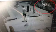 Manavgat'ta ışıklarda duramayan sürücü trafiği birbirine kattı