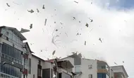 Bitlis Ahlat'ta gökyüzünü sac parçaları kapladı