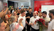 CHP İzmir binasında karanfil krizi ve arbede