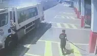 Yanan çöp kamyonunu itfaiyeye sürerek felaketi önledi