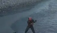 Turhal'da çaya düşen yavru kedi itfaiye operasyonuyla kurtarıldı