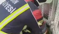 Nazilli’de tel örgüye sıkışan kirpiyi itfaiye kurtardı