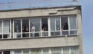Samsun'un merkezinde yürürken tepenizden sıva düşebilir