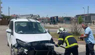 Siirt Emniyet Müdürlüğü yakınında iki araç çarpıştı
