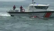 Feribottan düşen yolcunun yardımına büfe çalışanı koştu
