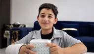 9 yaşındaki Musab Ali kumbarasıyla Filistinli çocuklara destek oluyor