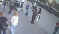 Fatih’te tramvay durağında küçük çocuğun can verdiği o anlar kamerada