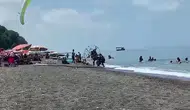 Düzce’de plajda kaza Motorlu paraşüt güneşlenenlerin arasına daldı