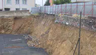 Sancaktepe'de inşaat alanında toprak kaydı