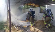 Hatay’da ahır yangını korkuttu