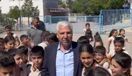 Çermik Belediye Başkanı öğrencilere kitap hediye etti