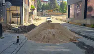 Bilecik’te inşaat molozları iki sokağı trafiğe kapattı