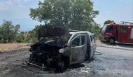 Salihli yolunda seyir halindeki kamyonet yandı