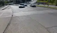 Gaziantep trafiğinde lastiği çıkan otomobil sürücüsüne zor anlar yaşattı
