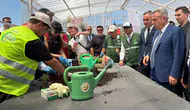 İzmir'de gençler ekranı bırakıp toprağa dönüyor