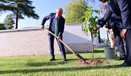 Vali Varol İncirliova esnafı ve üreticisiyle bir araya geldi