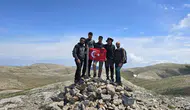 Elazığ ve Malatyalı dağcılar dostluk için zirveye tırmandı
