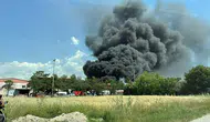 Denizli'de kauçuk fabrikasından yükselen dumanlar şehri sardı
