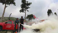 Mersinli kadın üreticiler yangınla mücadeleyi uygulamalı öğrendi