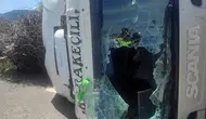 Karabük yolunda hurda yüklü tır devrildi
