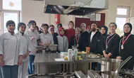 İslahiye’de meslek lisesi öğrencileri kendi mutfaklarında 40 milyon lira kazandı