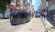 Pendik’te kontrolden çıkan araç takla attı