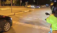 Maltepe'de gece yarısı dehşeti Kavşakta çarpışan otomobil alev aldı