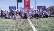 Trabzonsporlu taraftarlar Üsküdar’da karne stresini çocuk şenliğiyle attı