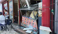 Avcılar'da kontrolden çıkan araç dükkana girdi