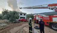Milas’ta inşaat halindeki binanın çatısı alevlere teslim oldu