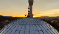 Kastamonu semalarında leyleklerin cami kubbesindeki huzurlu molası