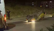 Eskişehir’de ticari taksi virajı alamayınca ters döndü