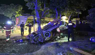 Bodrum’da gece yarısı kaza Otomobil ağaca çarparak durabildi
