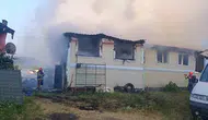 Sakarya’da geceyi aydınlatan yangın evi küle çevirdi