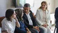 Özgür Özel altı yıldır kayıp Gülistan Doku’nun ailesini ziyaret etti