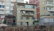 Bilecik'te inşaat kazısı komşu binayı yerinden oynattı