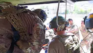 Yüksekova’da sarp arazide mahsur kalan cenazeyi helikopter kurtardı